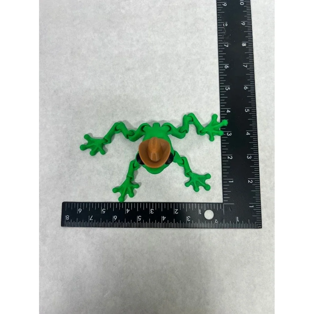 Cinderwing3D Articulated Cowboy Frog 3D Printed Fidget Toy Green Western Figure